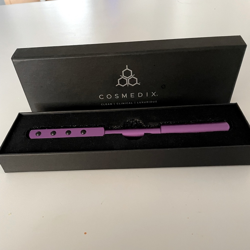 NWT Cosmedix Roller